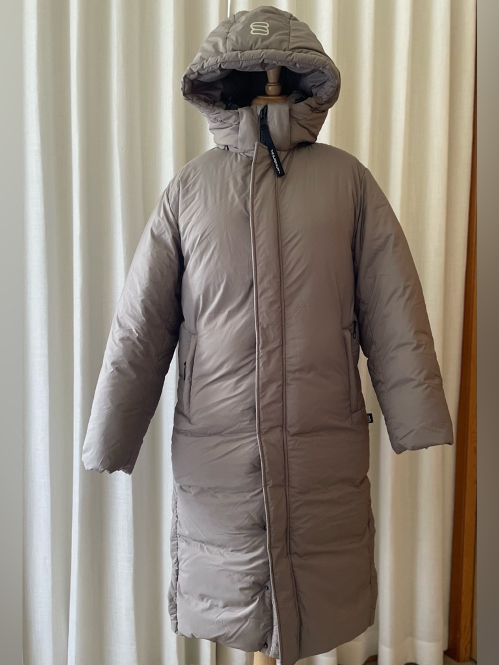 Aritzia Tna Super Puff long cliMATTE - Modern Taupe- Size S (like new)